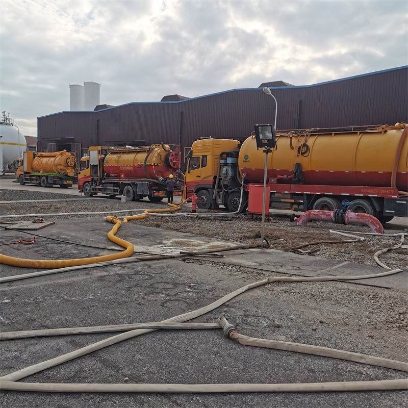 花山污水池清理